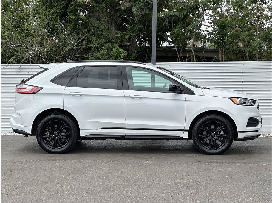Used 2024 Ford Edge SE w/ Black Appearance Package AWD/4WD image 9