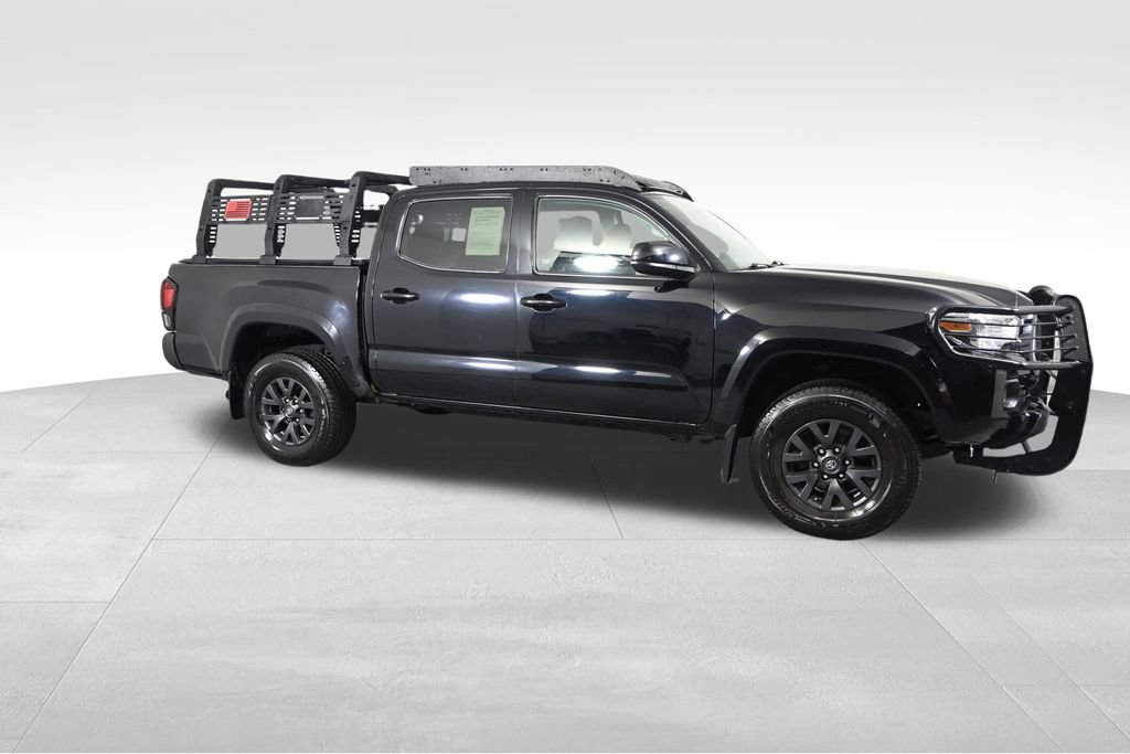 Used 2020 Toyota Tacoma SR5 AWD/4WD image 9