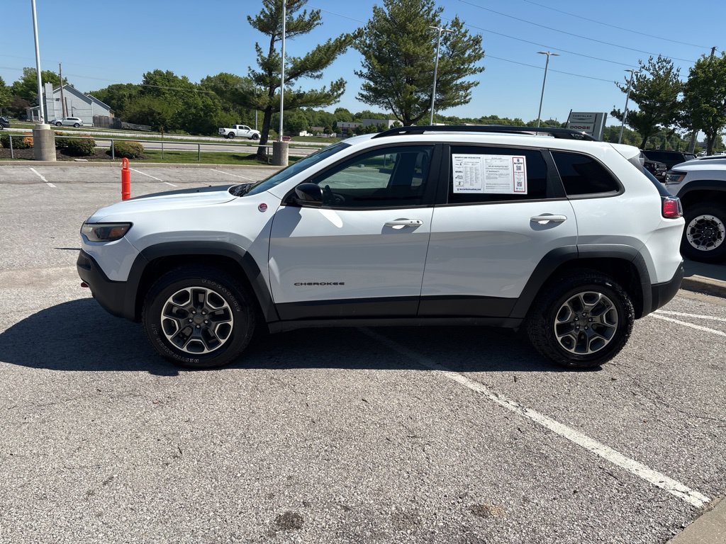Used 2022 Jeep Cherokee Trailhawk w/ Comfort/Convenience Group AWD/4WD image 17