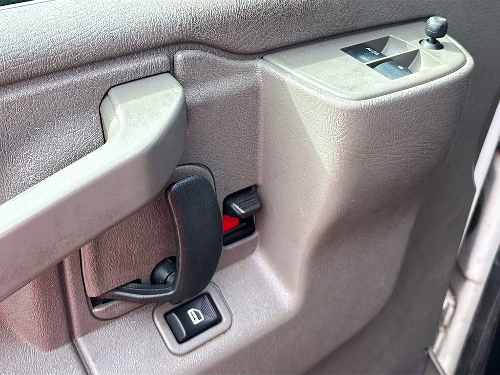 Used 2024 Chevrolet Express 3500 Extended w/ Driver Convenience Package image 17