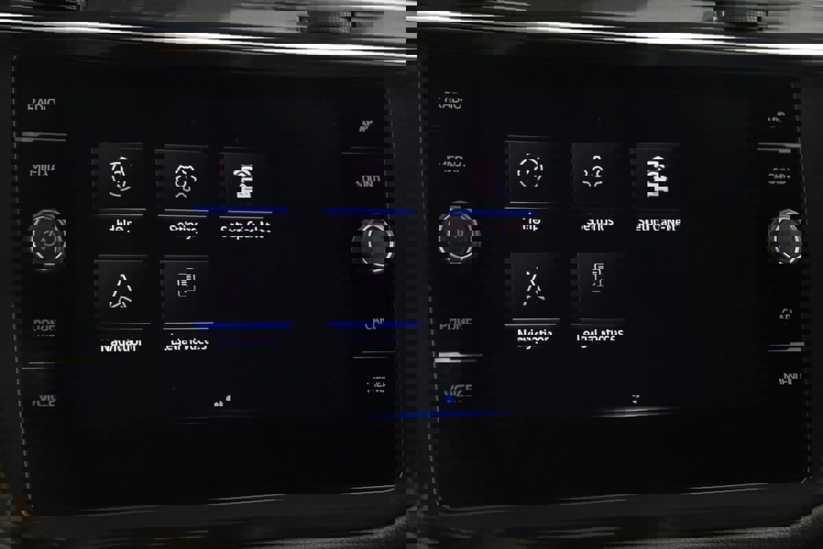 Used 2024 Volkswagen Tiguan SE image 33