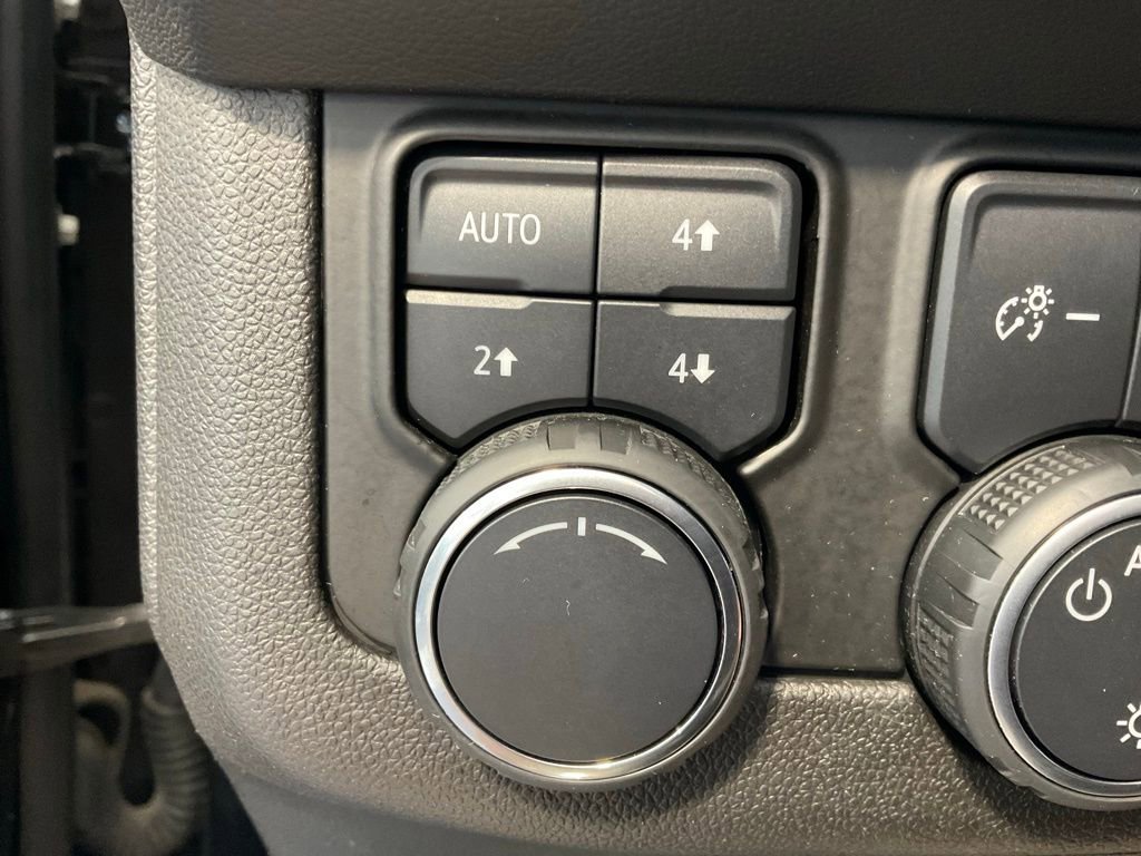 Used 2021 Chevrolet Tahoe LT w/ LT Signature Package AWD/4WD image 15
