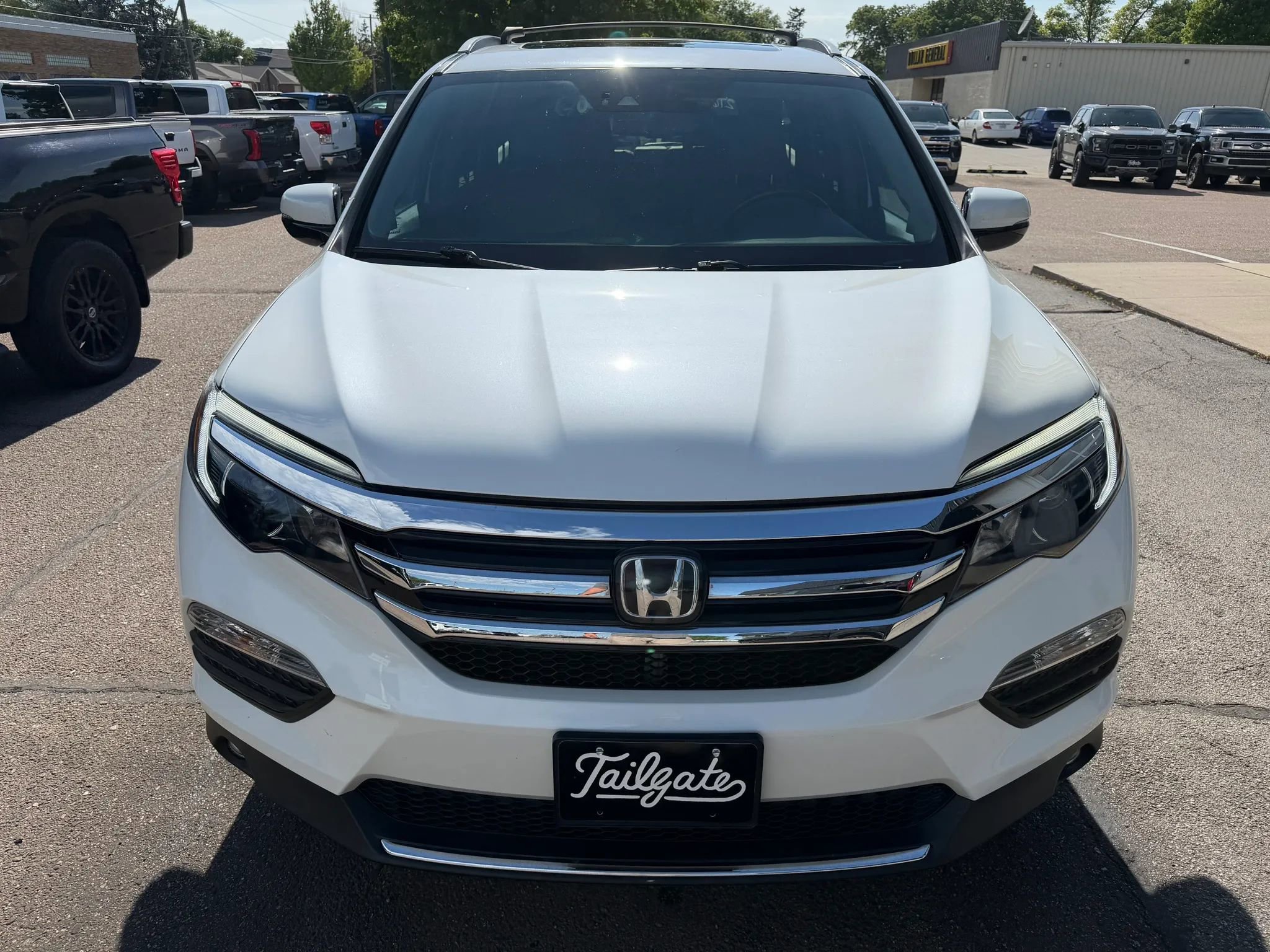Used 2017 Honda Pilot Elite image 3
