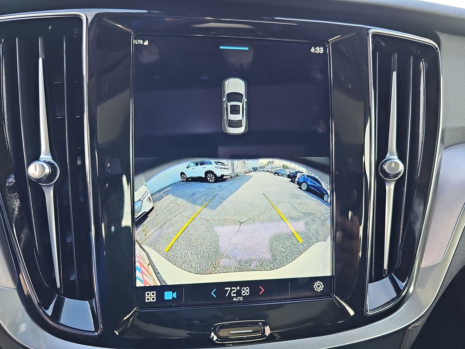 Used 2024 Volvo S60 B5 Core image 22