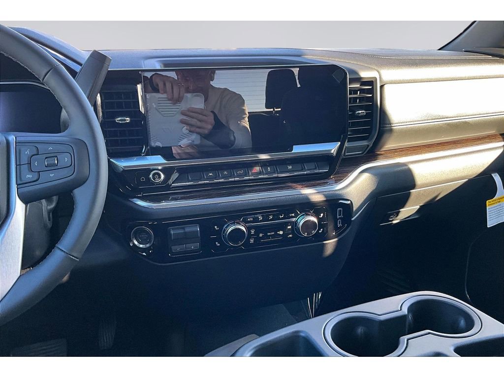 New 2026 GMC Sierra 1500 SLE w/ Max Trailering Package image 6