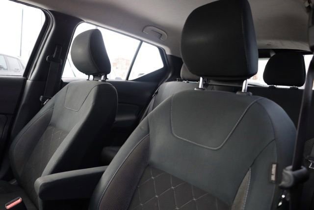 Used 2019 Nissan Kicks SV image 17