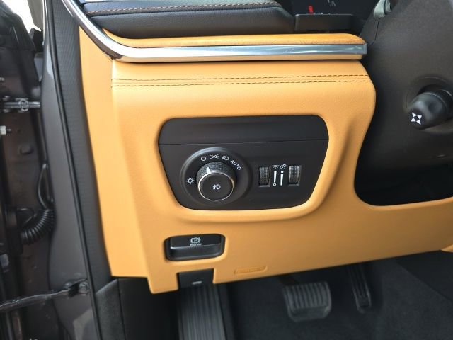 Used 2024 Jeep Grand Cherokee L Summit image 24