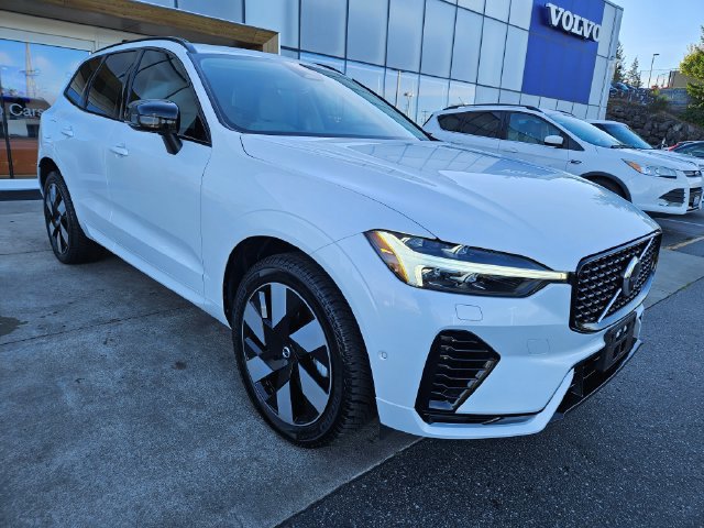 Certified 2024 Volvo XC60 T8 Plus w/ Protection Package Premier AWD/4WD image 3