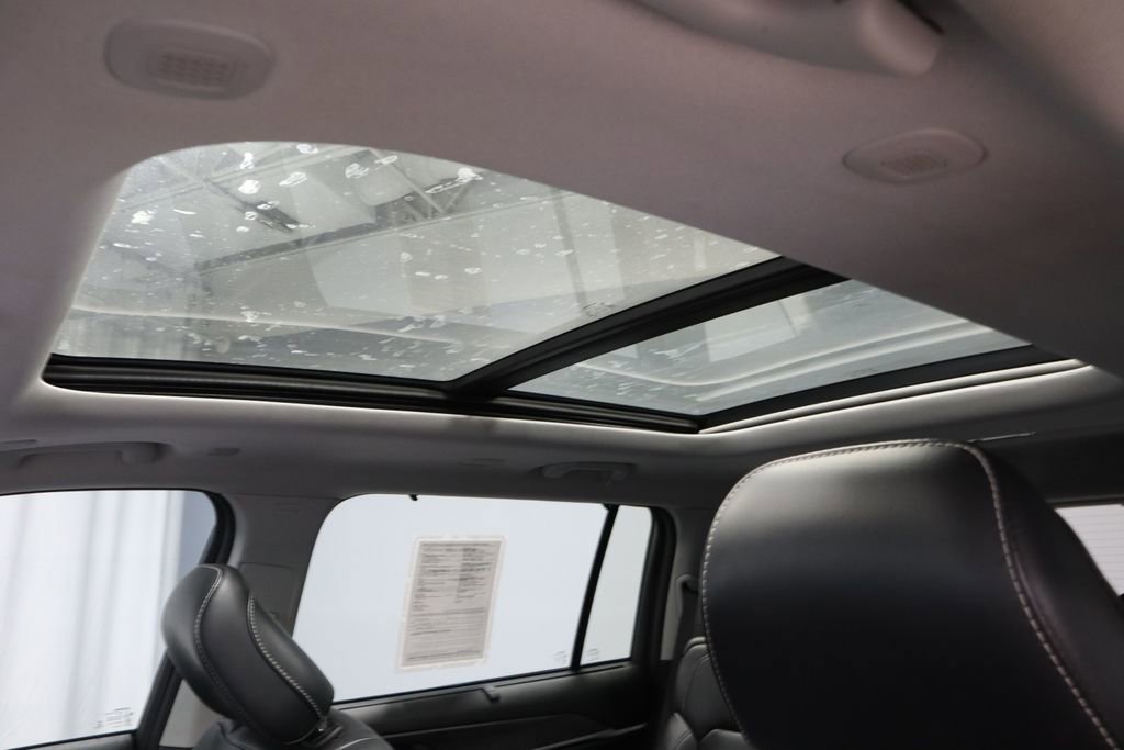 Used 2023 Jeep Grand Cherokee L Limited w/ Luxury Tech Group II image 36