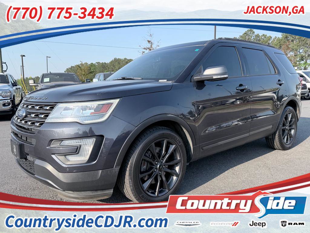 Used 2017 Ford Explorer XLT w/ Equipment Group 202A FWD image 1