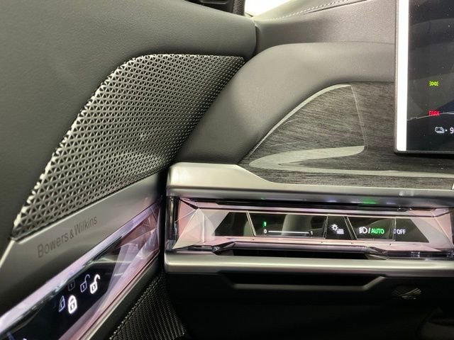 Used 2024 BMW i7 eDrive50 RWD image 19