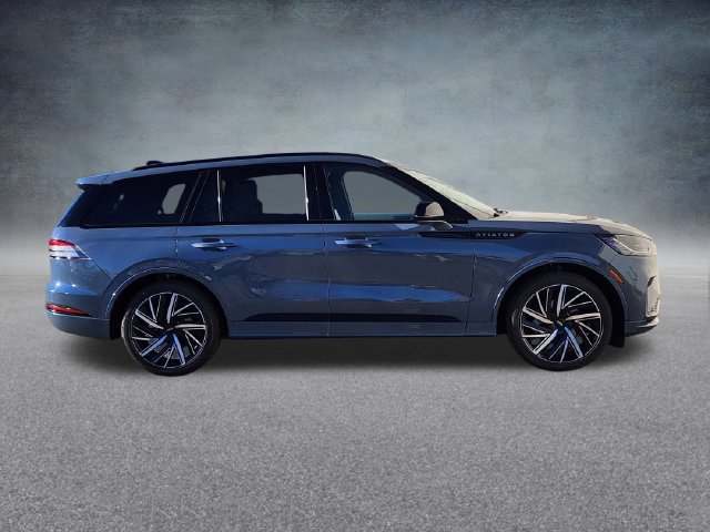 New 2026 Lincoln Aviator Black Label w/ Jet Appearance Package AWD/4WD image 8