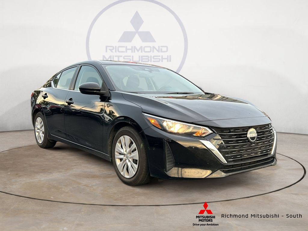 Used 2025 Nissan Sentra S FWD image 1