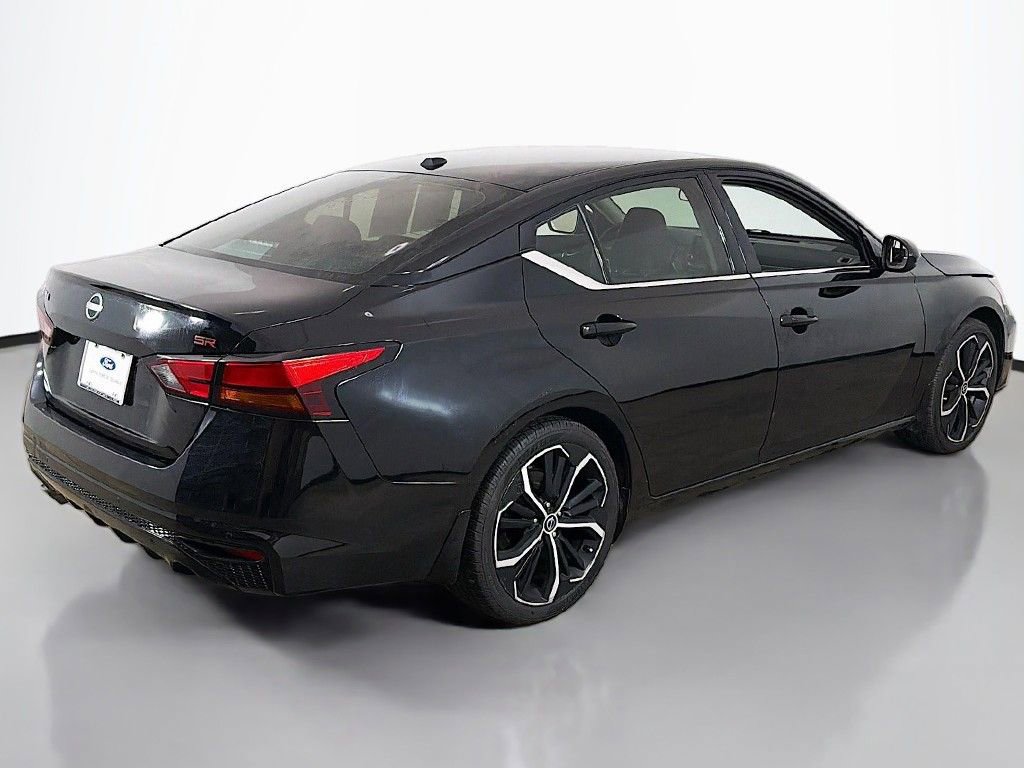 Used 2024 Nissan Altima 2.5 SR image 7