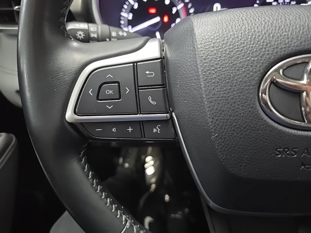 Used 2022 Toyota Highlander XLE AWD/4WD image 20