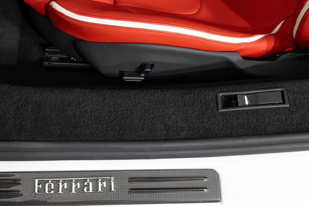 Used 2023 Ferrari SF90 Stradale image 31