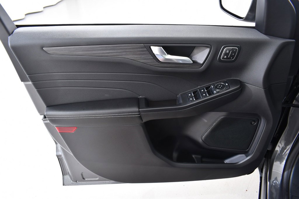 New 2025 Ford Escape SE w/ PHEV Premium Package image 26