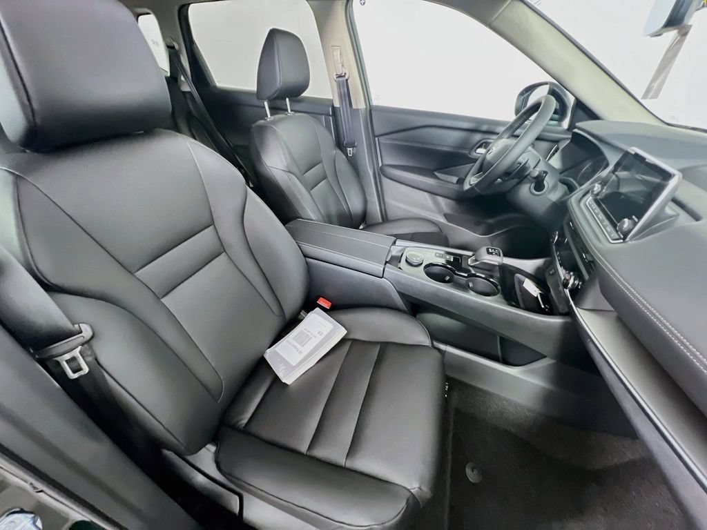 New 2026 Nissan Rogue Dark Armor AWD/4WD image 30