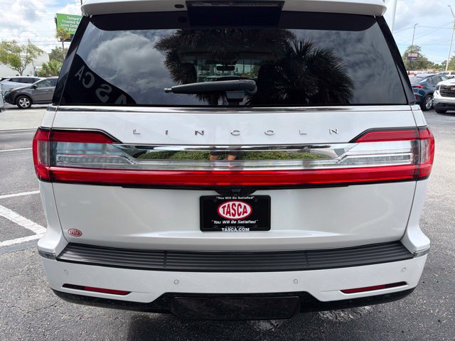 Used 2018 Lincoln Navigator Select w/ Technology Package AWD/4WD image 6