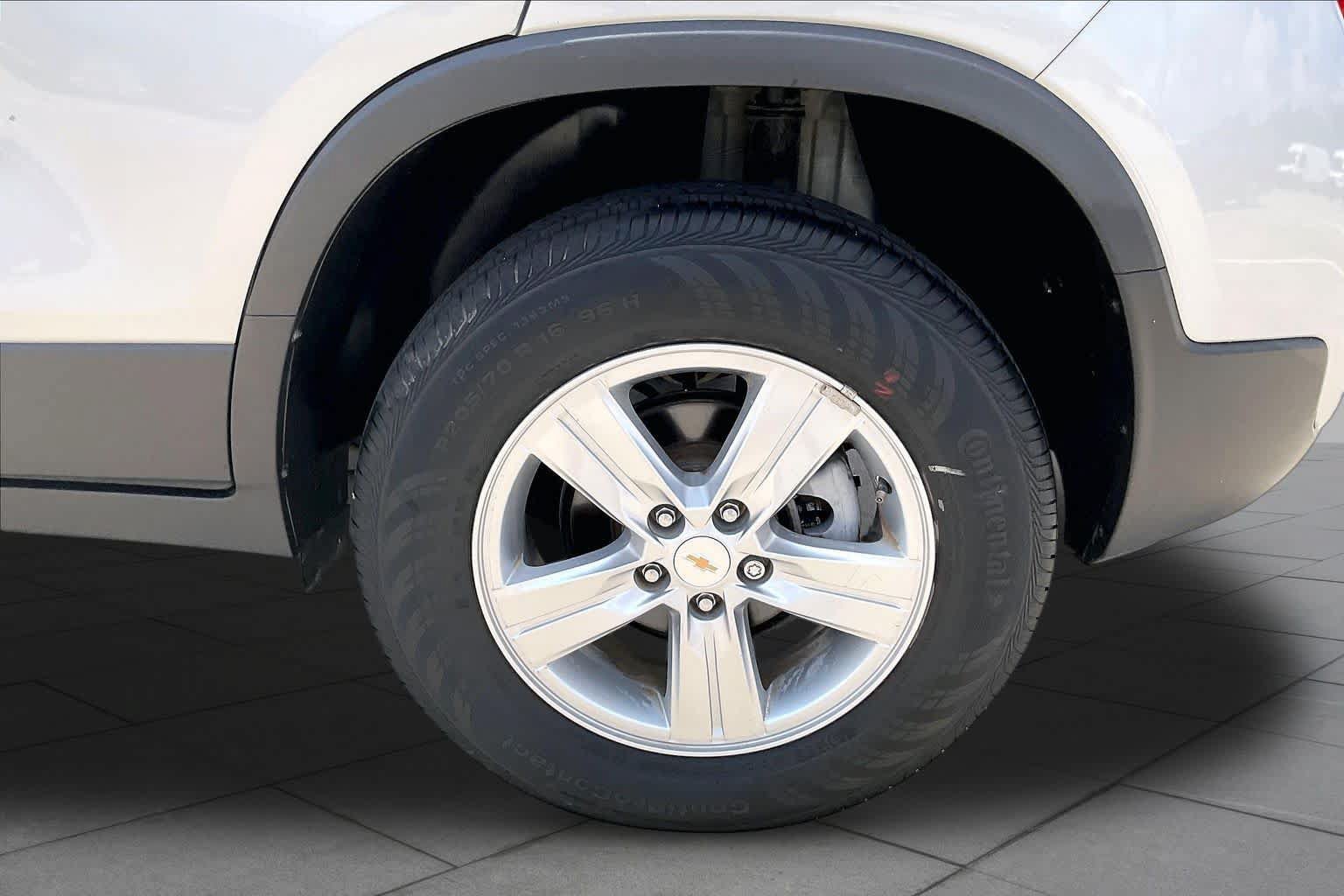 Used 2022 Chevrolet Trax LT AWD/4WD image 11