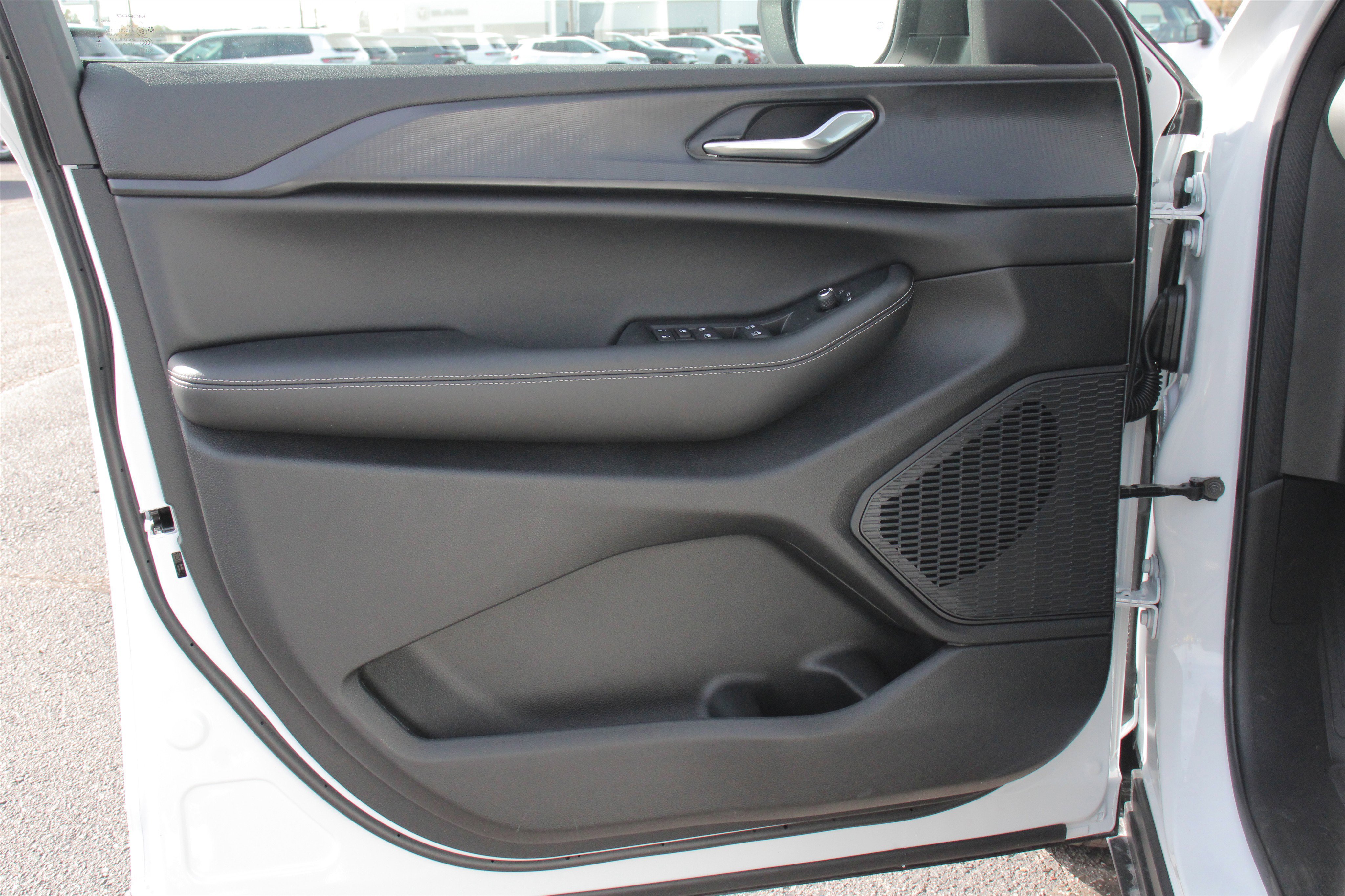 New 2025 Jeep Grand Cherokee Laredo w/ Luxury Tech Group I image 6