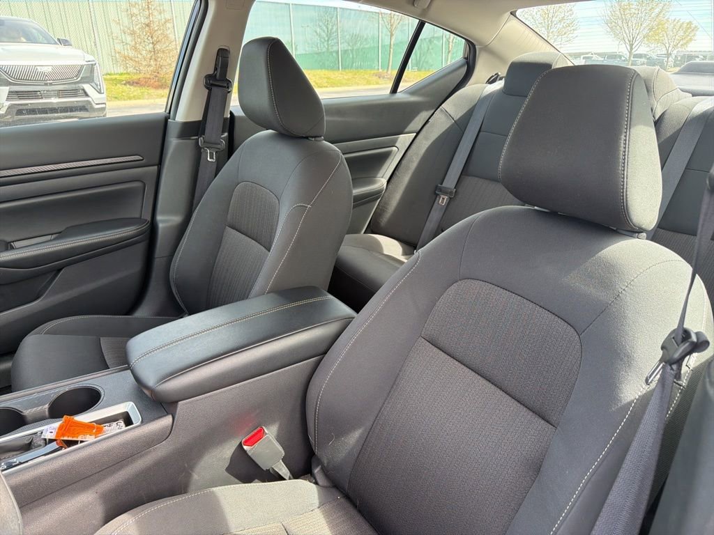Used 2025 Nissan Altima 2.5 SV image 11