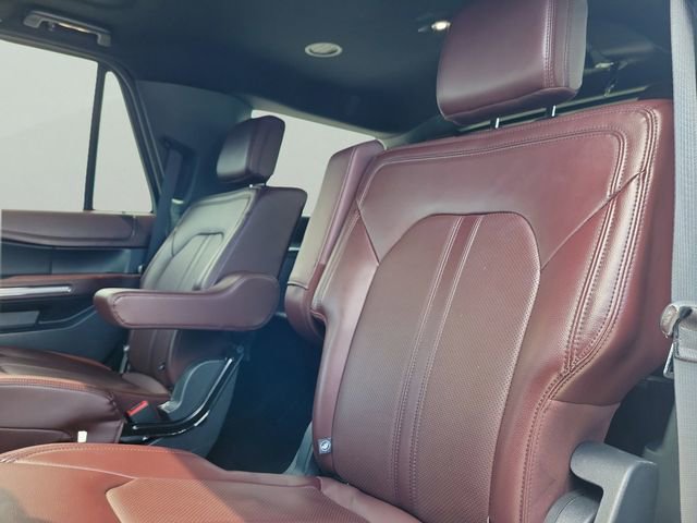 Used 2023 Ford Expedition Limited image 10