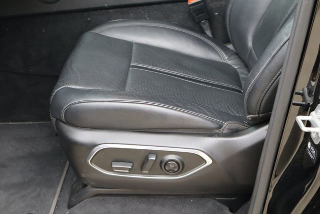 Used 2022 Jeep Wagoneer Series II w/ Premium Group I AWD/4WD image 16