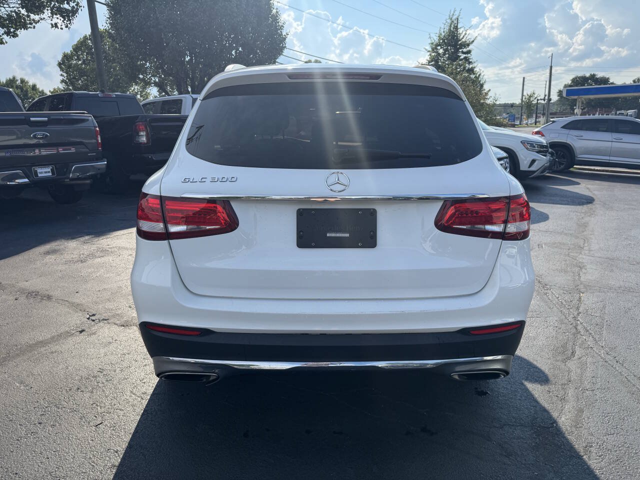 Used 2019 Mercedes-Benz GLC 300 image 4
