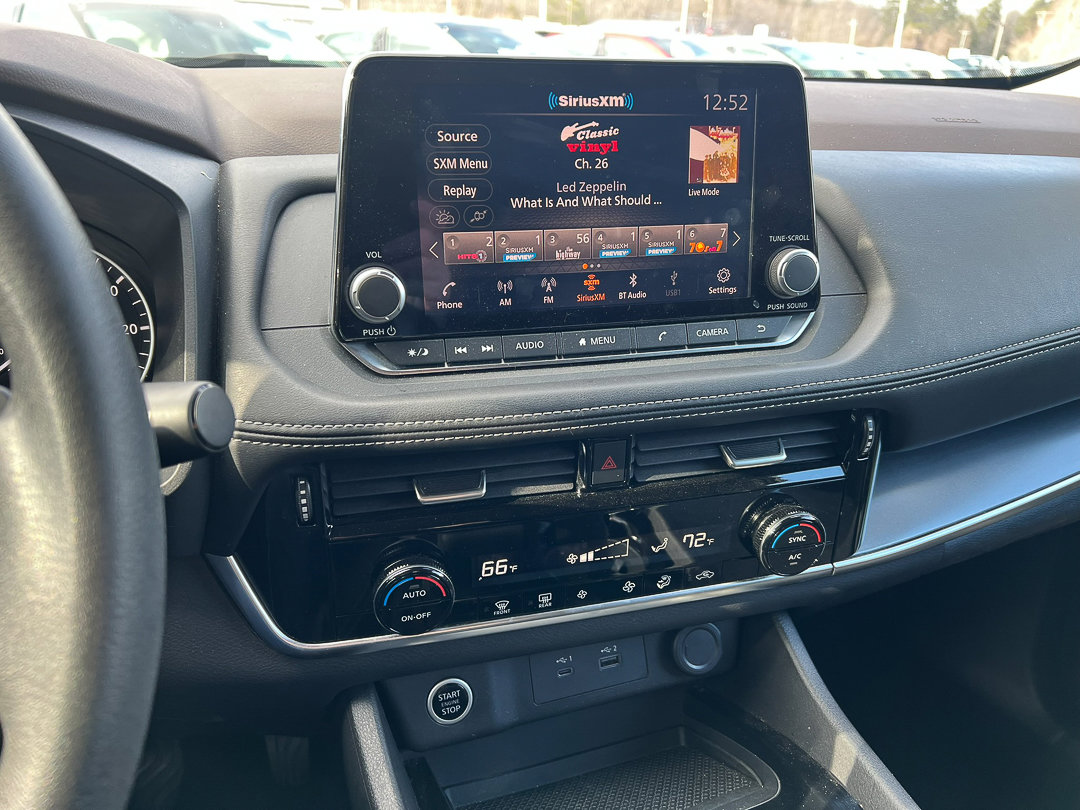 Used 2022 Nissan Rogue SV image 18