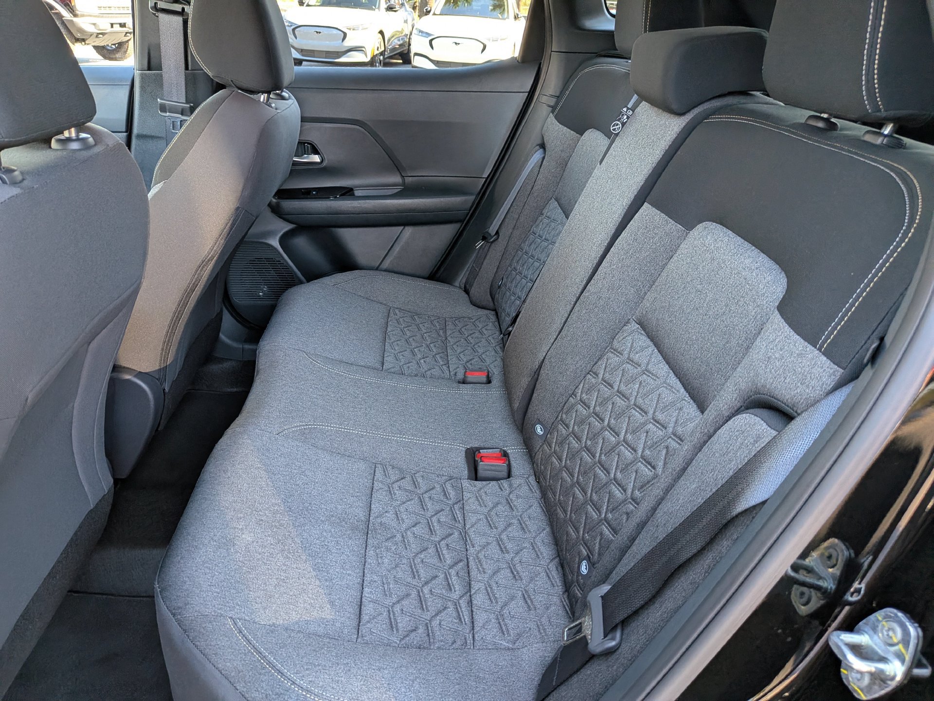 Used 2025 Nissan Kicks SV FWD image 15