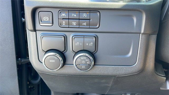 New 2026 Chevrolet Suburban RST image 26