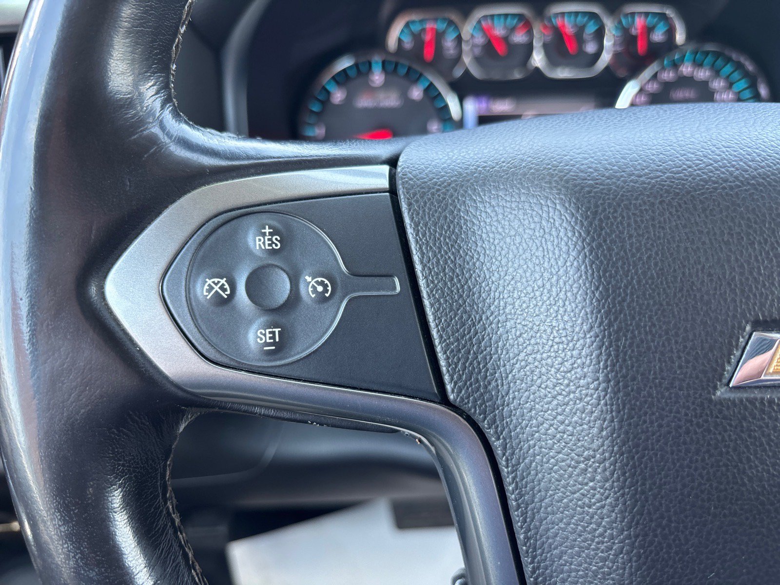 Used 2018 Chevrolet Silverado 1500 LT w/ All Star Edition AWD/4WD image 27