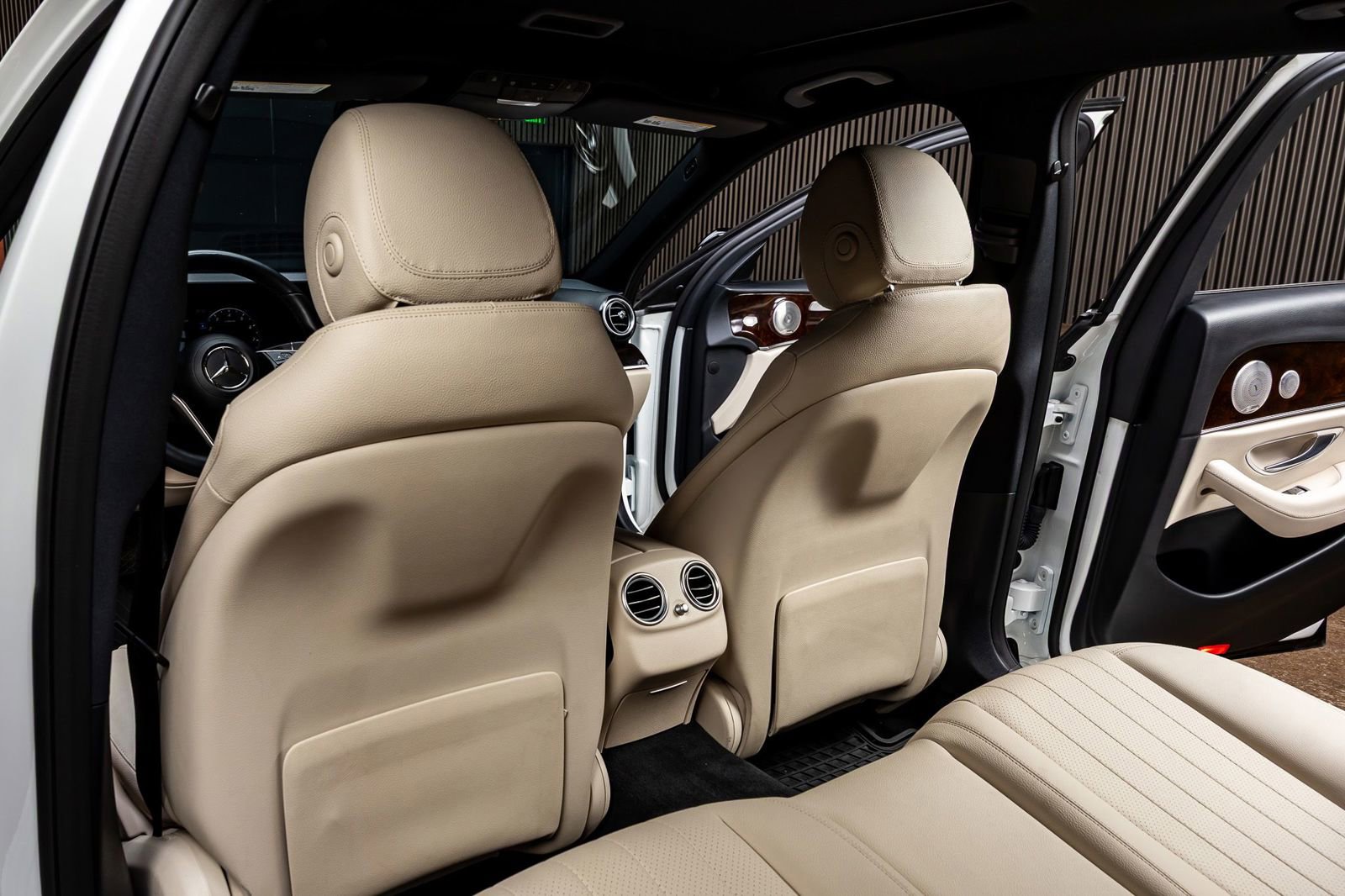 Used 2021 Mercedes-Benz E 450 4MATIC Sedan image 29