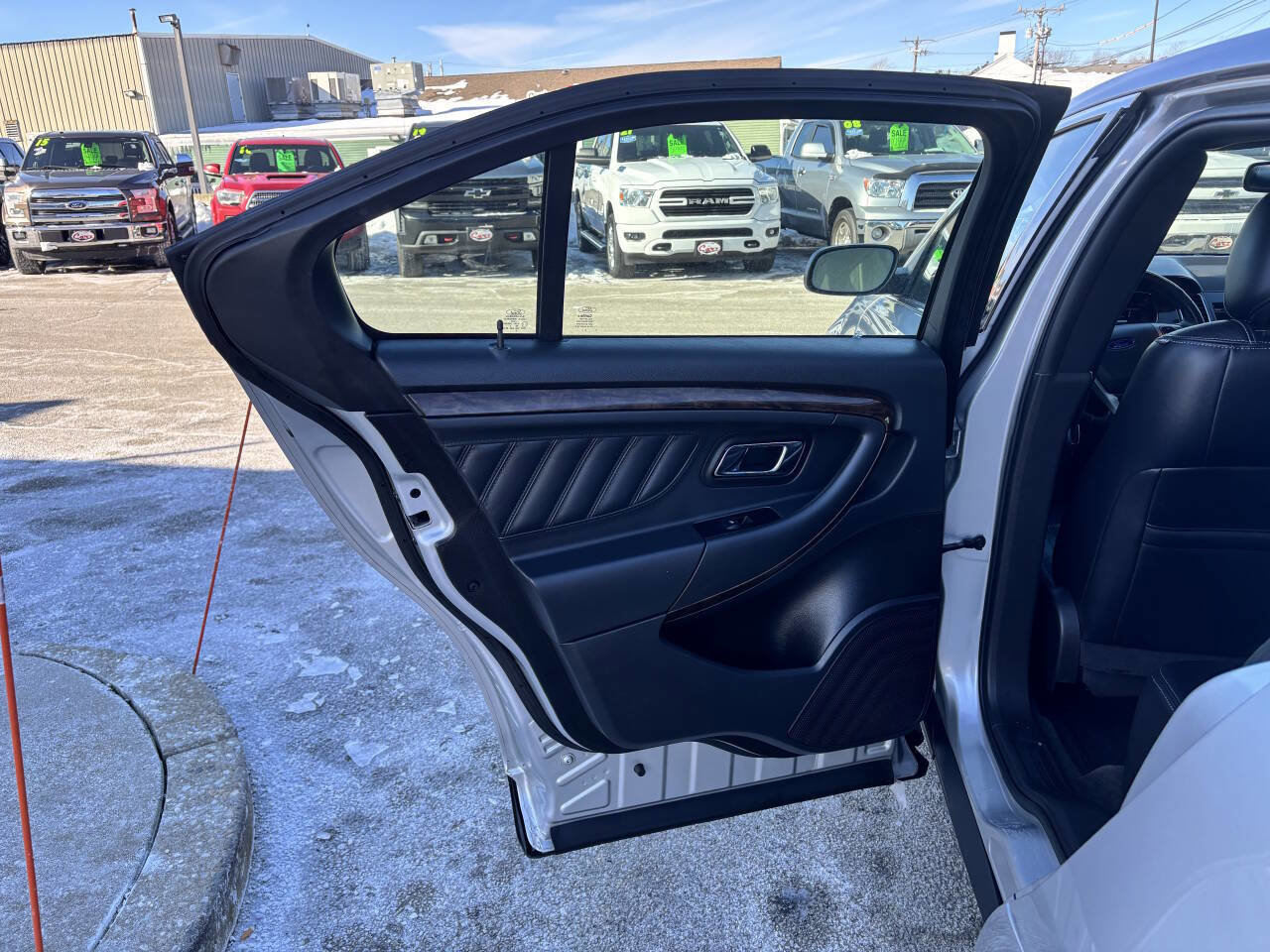 Used 2013 Ford Taurus Limited image 30