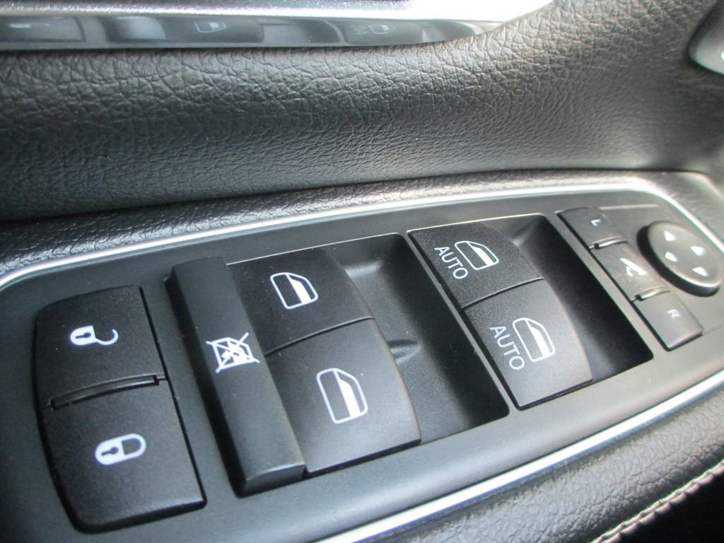 Used 2021 RAM 1500 Laramie image 31