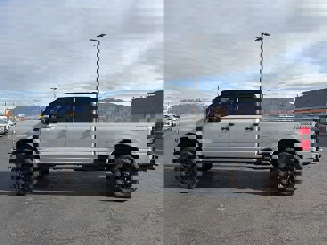 Used 2024 Ford F350 Platinum w/ Tremor Off-Road Package image 9