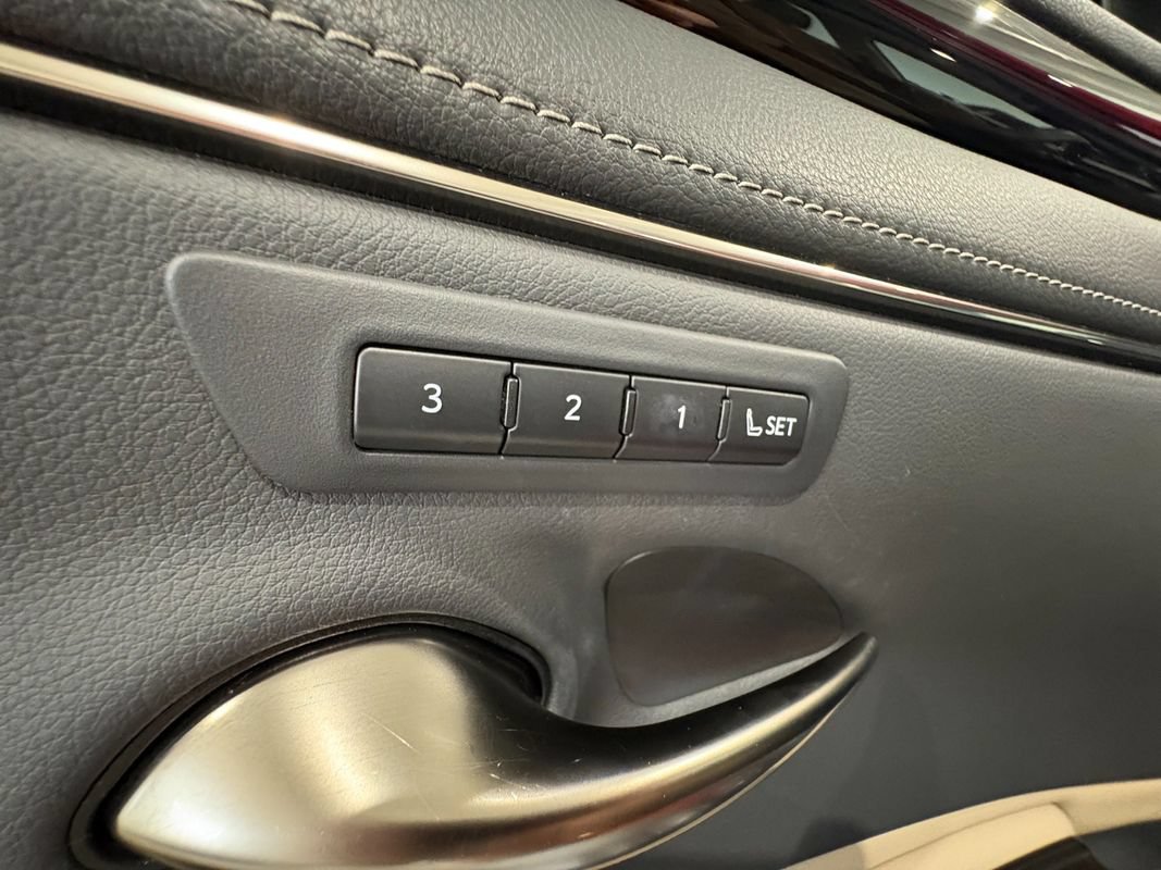 Used 2019 Lexus ES 350 w/ Premium Package FWD image 39