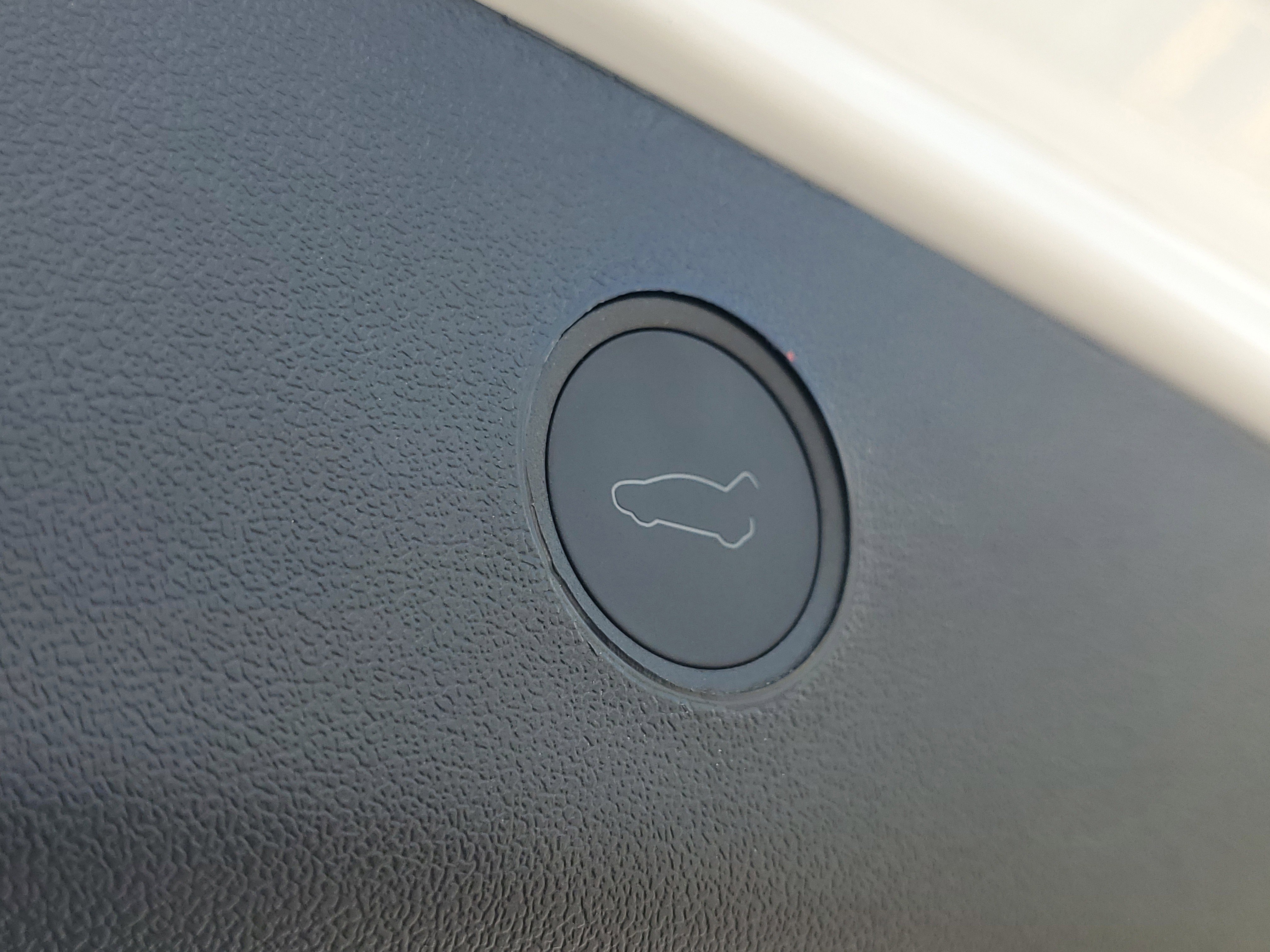 Used 2023 Tesla Model 3 Standard Range image 9