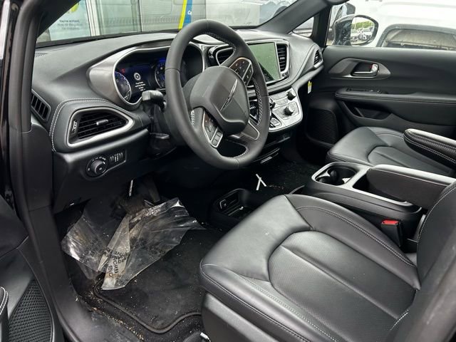 Used 2026 Chrysler Pacifica Select FWD image 7