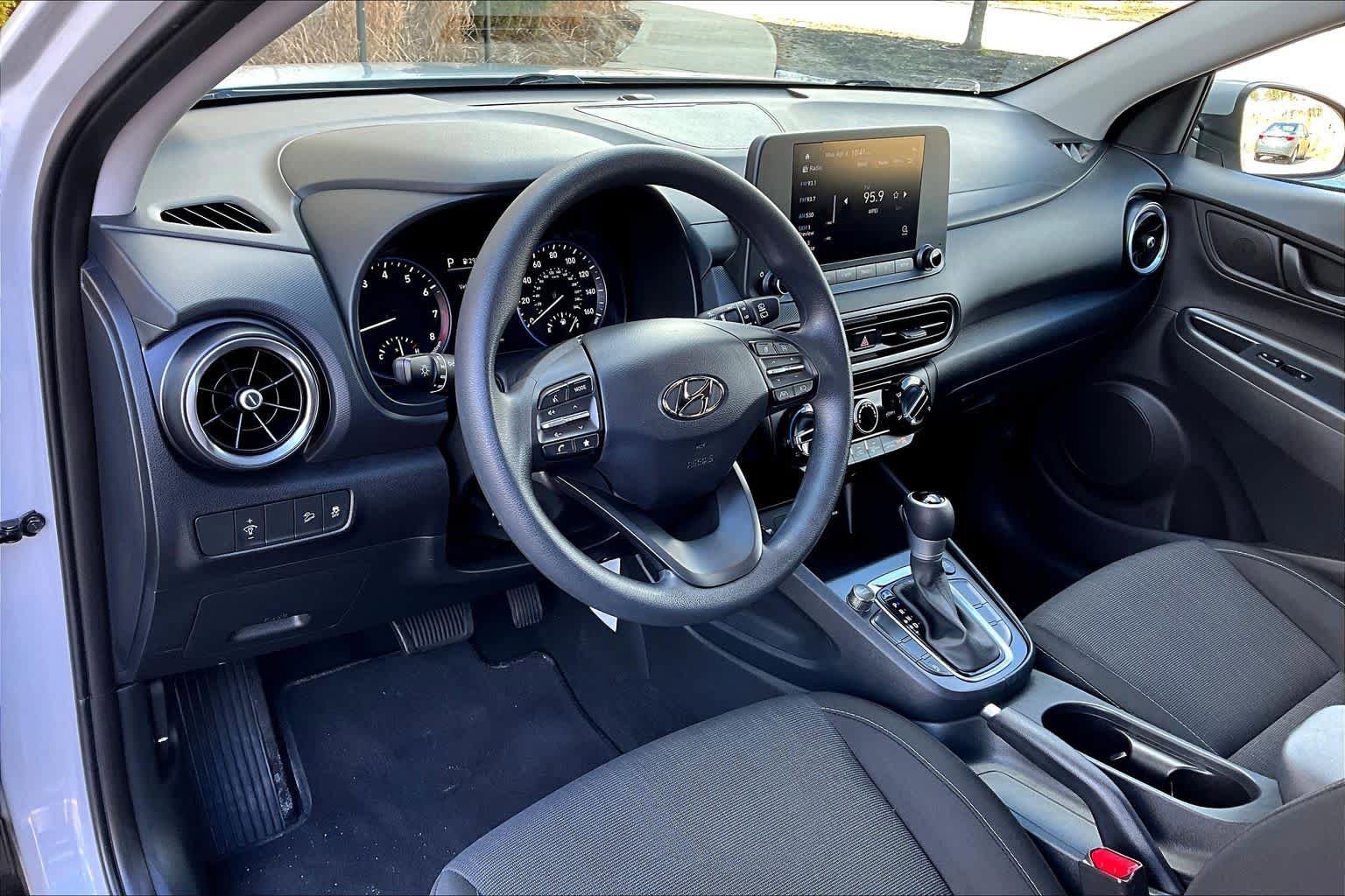 Used 2023 Hyundai Kona SEL image 18