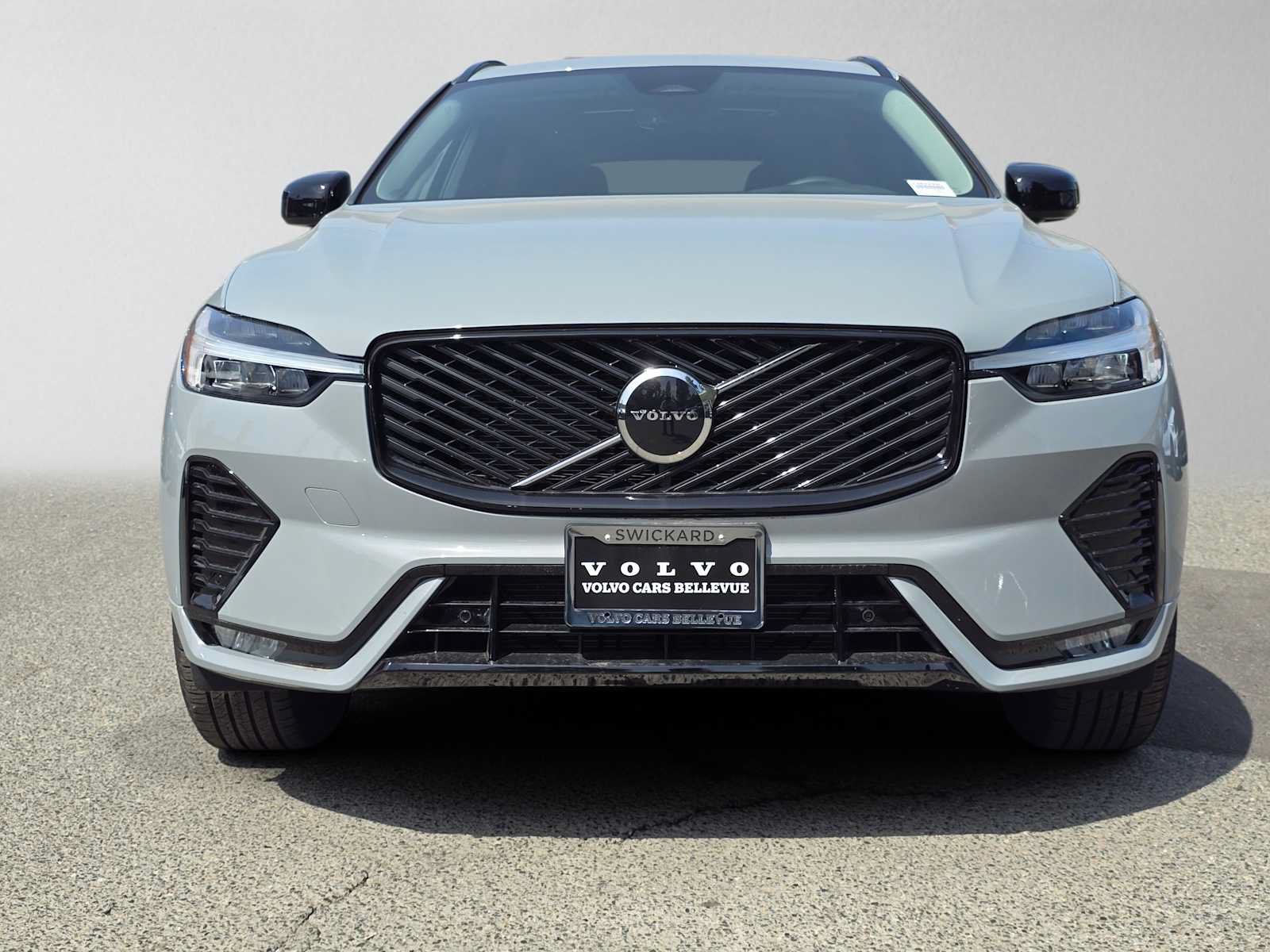 Used 2026 Volvo XC60 B5 Core AWD/4WD image 8