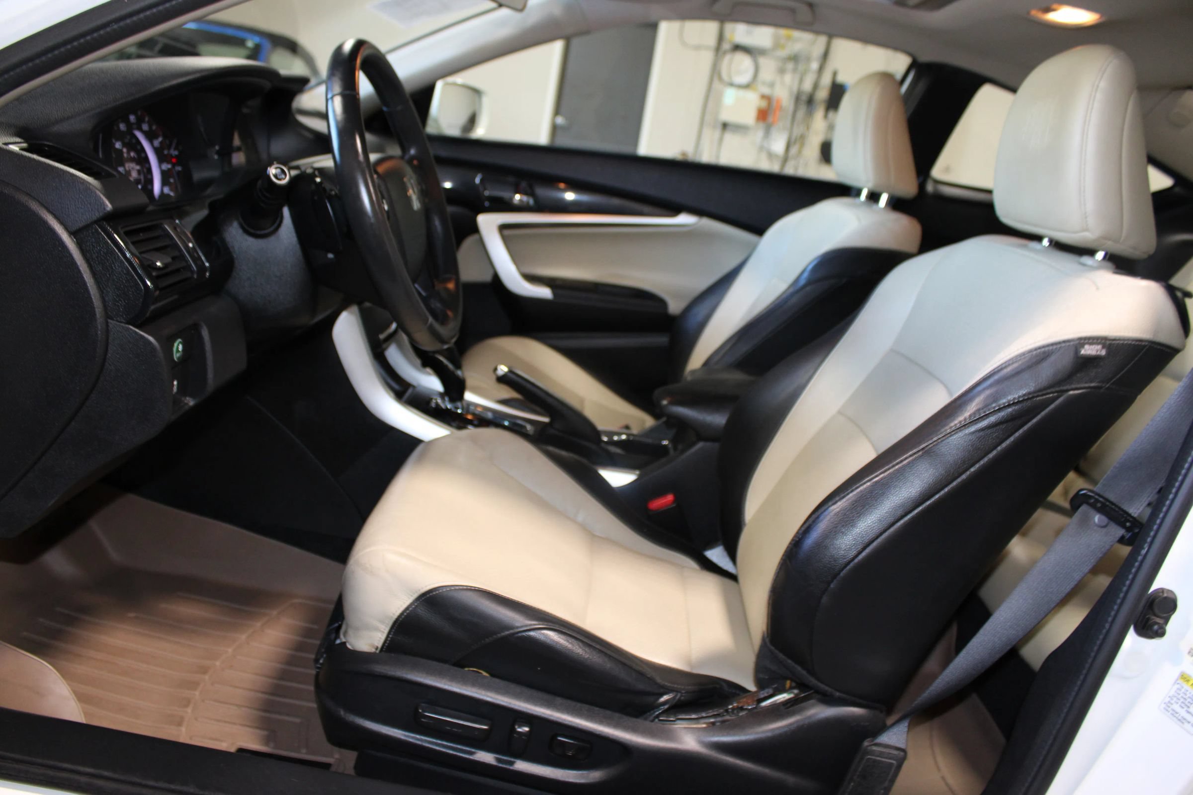 Used 2014 Honda Accord EX-L image 26