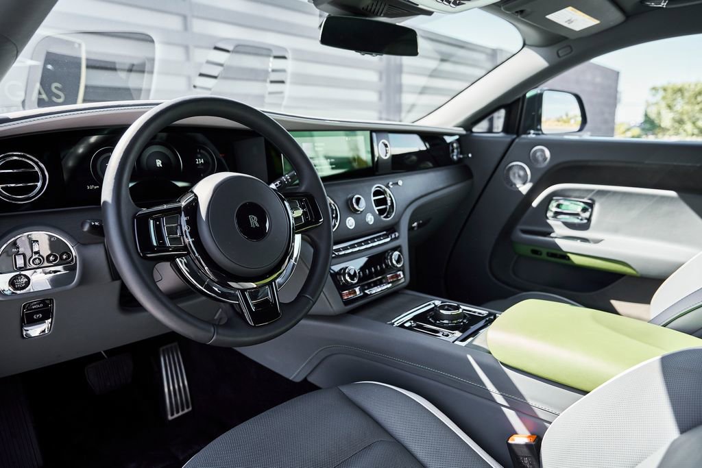 Used 2024 Rolls-Royce Spectre w/ Spectre Launch Package AWD/4WD image 2