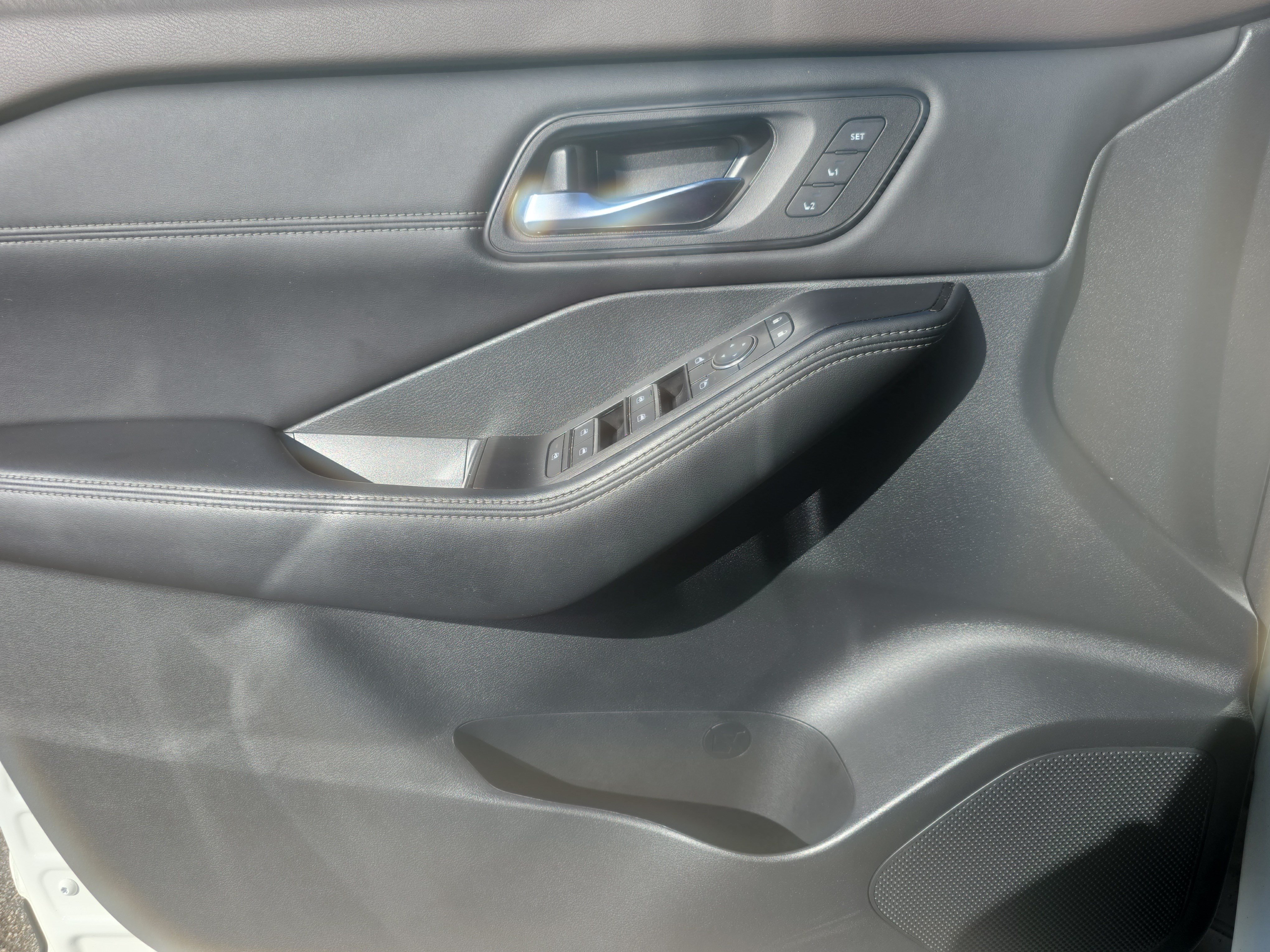 Used 2023 Nissan Rogue SL FWD image 24