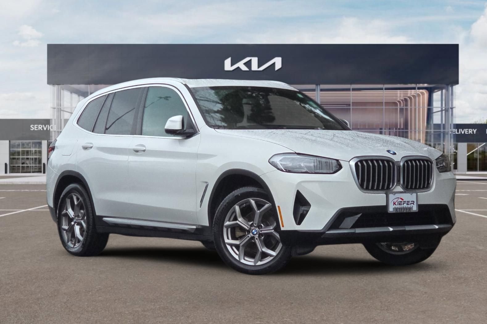 Used 2024 BMW X3 xDrive30i AWD/4WD image 2