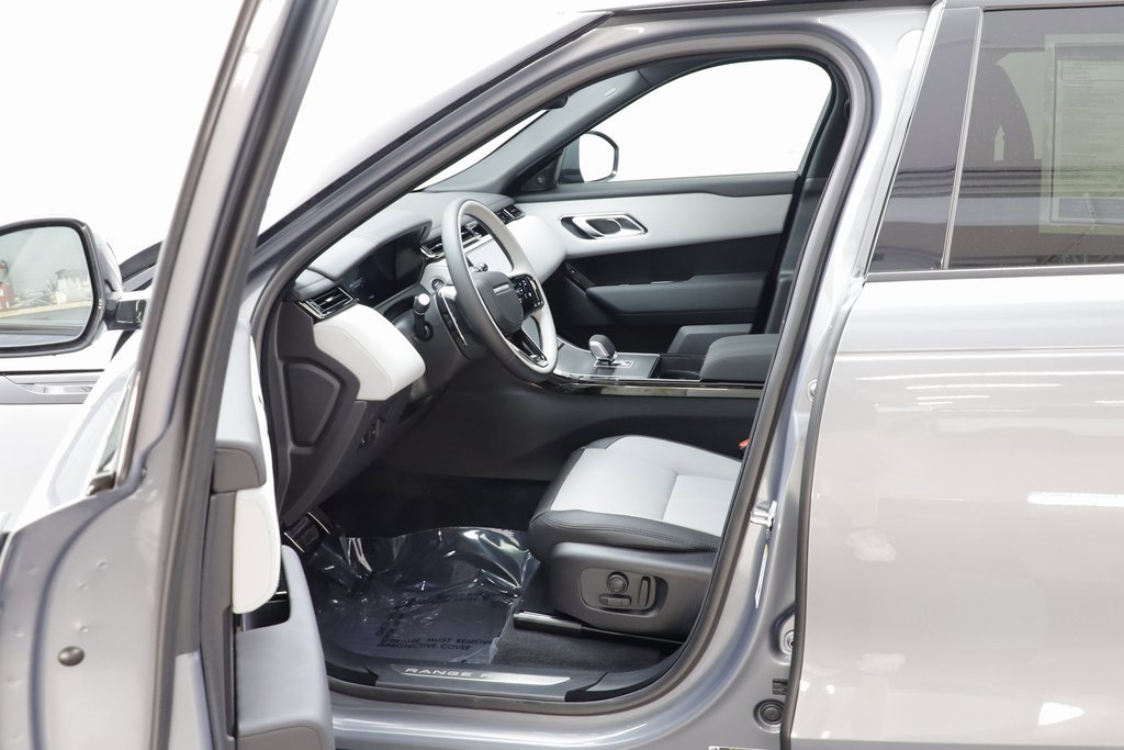 New 2026 Land Rover Range Rover Velar Dynamic SE image 6
