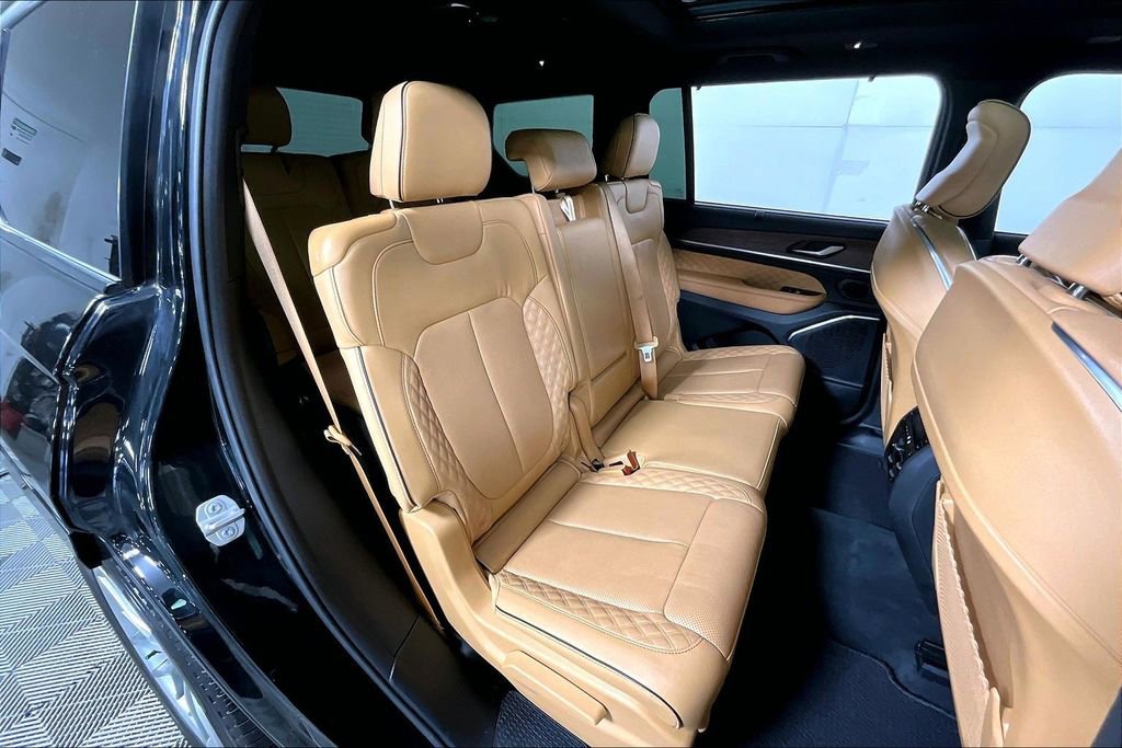 Used 2024 Jeep Grand Cherokee L Summit w/ Advanced Protech Group IV image 27