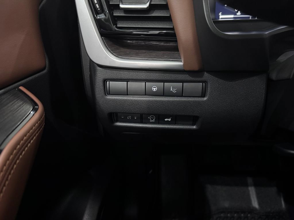 Used 2024 Nissan Rogue Platinum w/ Platinum Premium Package image 25