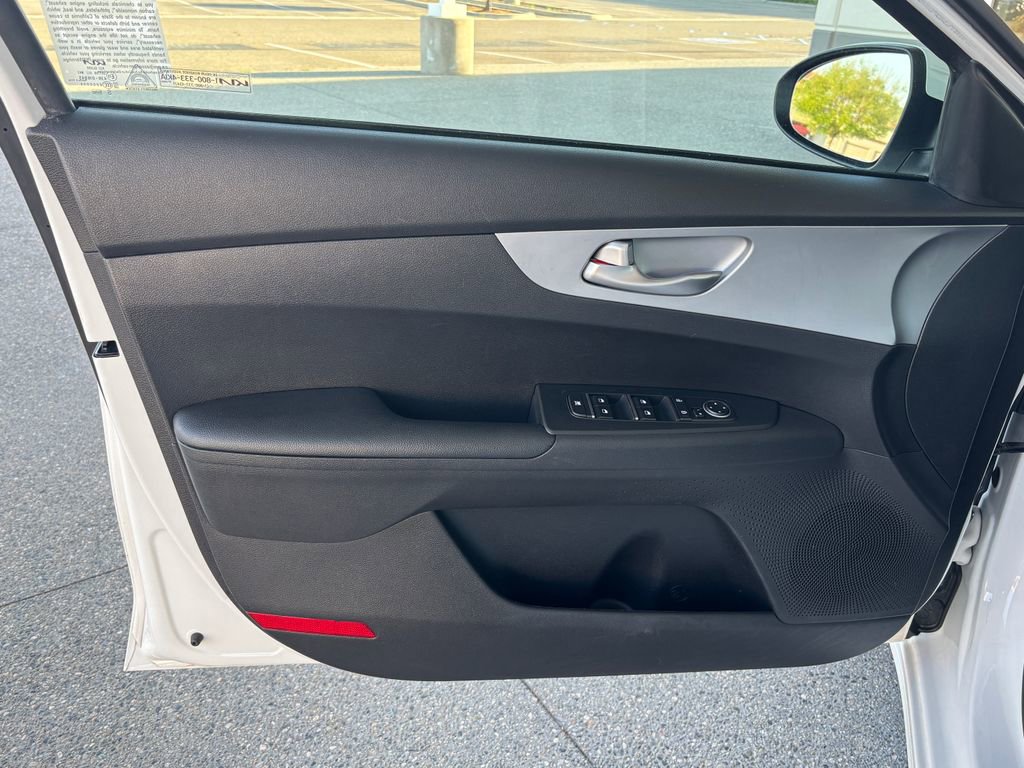 Used 2023 Kia Forte LXS image 21